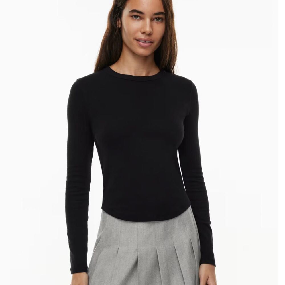 Aritzia Women's Black Shirt